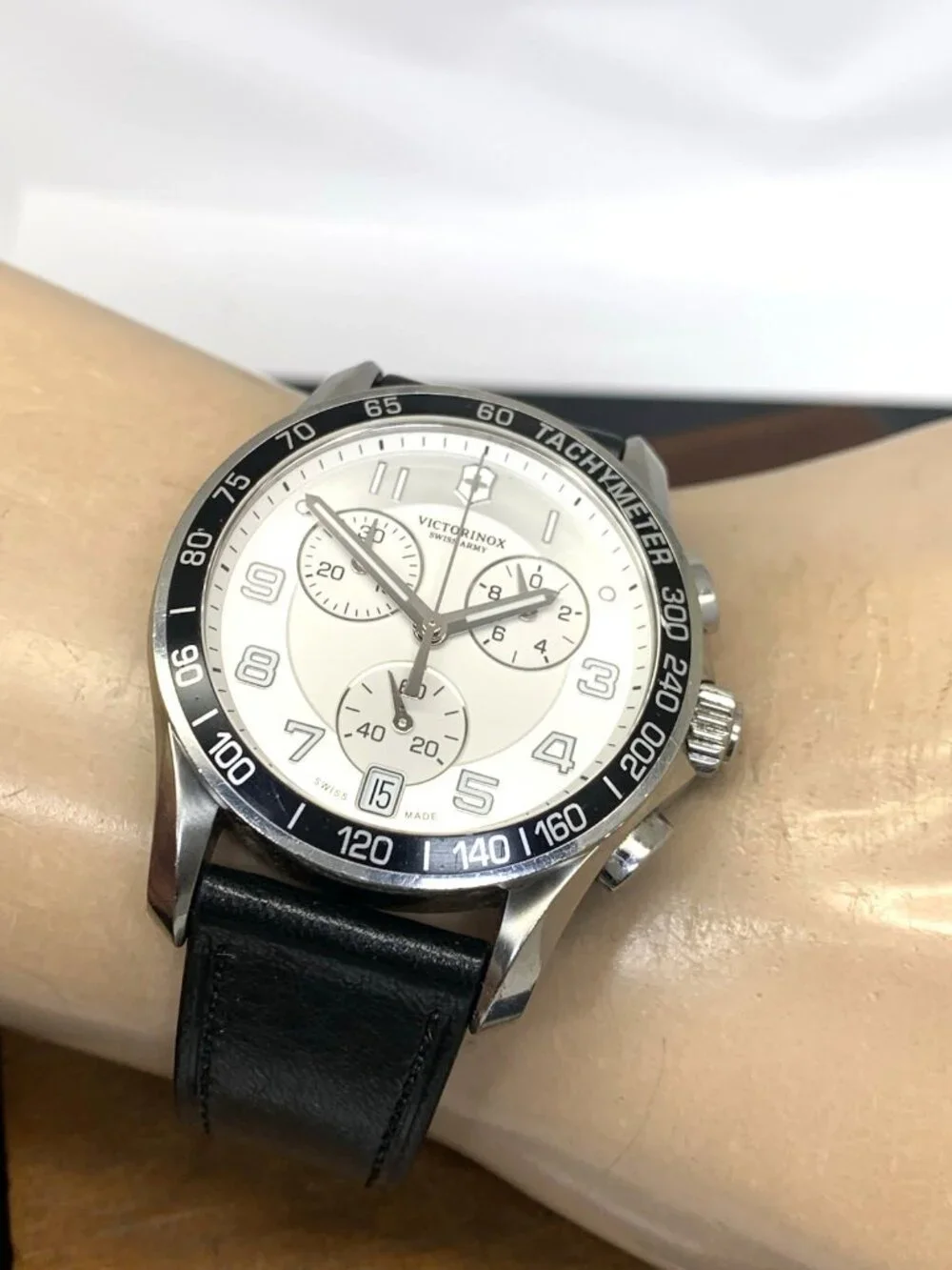 Victorinox Swiss Army Men's Watch 241496 Silver Dial Quartz Leather Strap 40mm